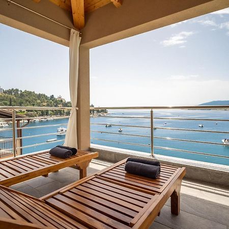 Seafront 2-Bedroom Apartment Nika - Rabac Dış mekan fotoğraf