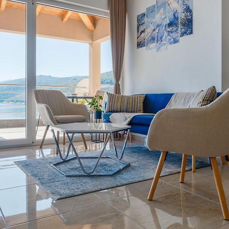 Seafront 2-Bedroom Apartment Nika - Rabac Dış mekan fotoğraf