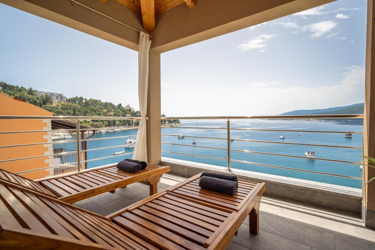 Seafront 2-Bedroom Apartment Nika - Rabac Dış mekan fotoğraf