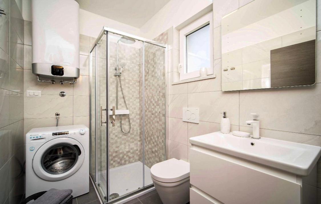 Seafront 2-Bedroom Apartment Nika - Rabac Dış mekan fotoğraf