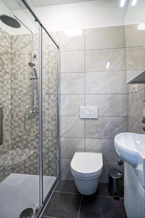 Seafront 2-Bedroom Apartment Nika - Rabac Dış mekan fotoğraf