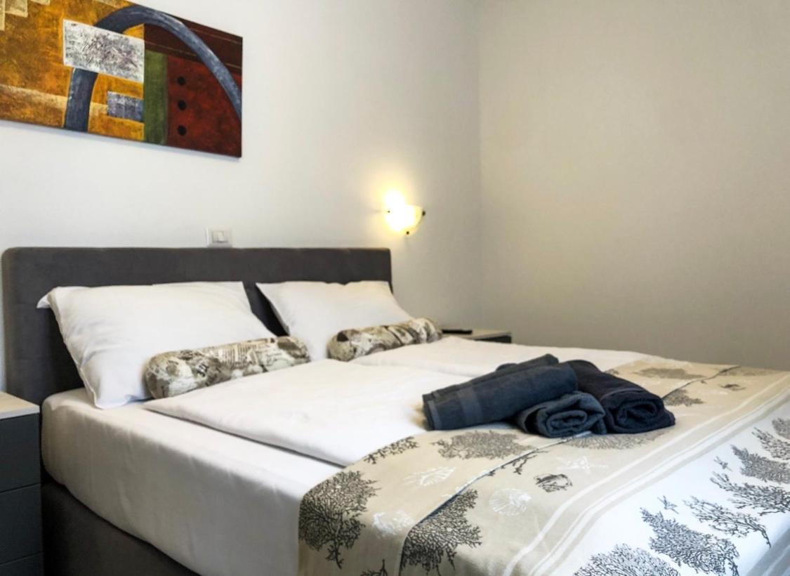 Seafront 2-Bedroom Apartment Nika - Rabac Dış mekan fotoğraf
